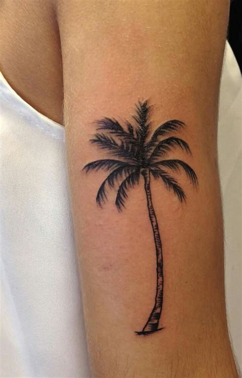 tatuajes de palmeras|Tatuajes de palmeras, palmas, cocoteros: 50 diseños。